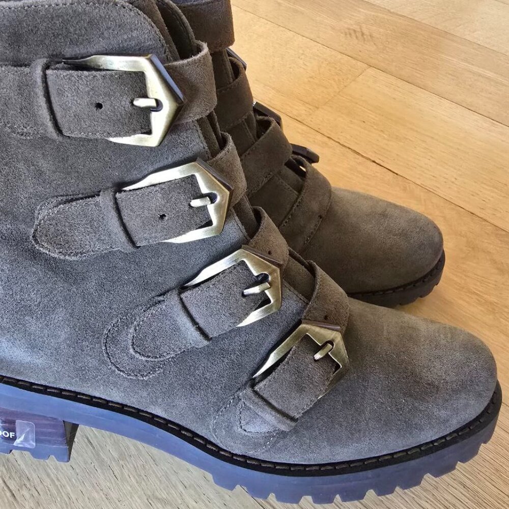 Blondo Waterproof leather booties NWT Size 7